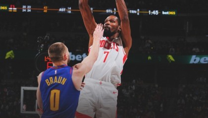 B体育官方入口-火箭惨败掘金！火蜜：申京更像流产版约基奇 斯通还觉得阵容OK吗